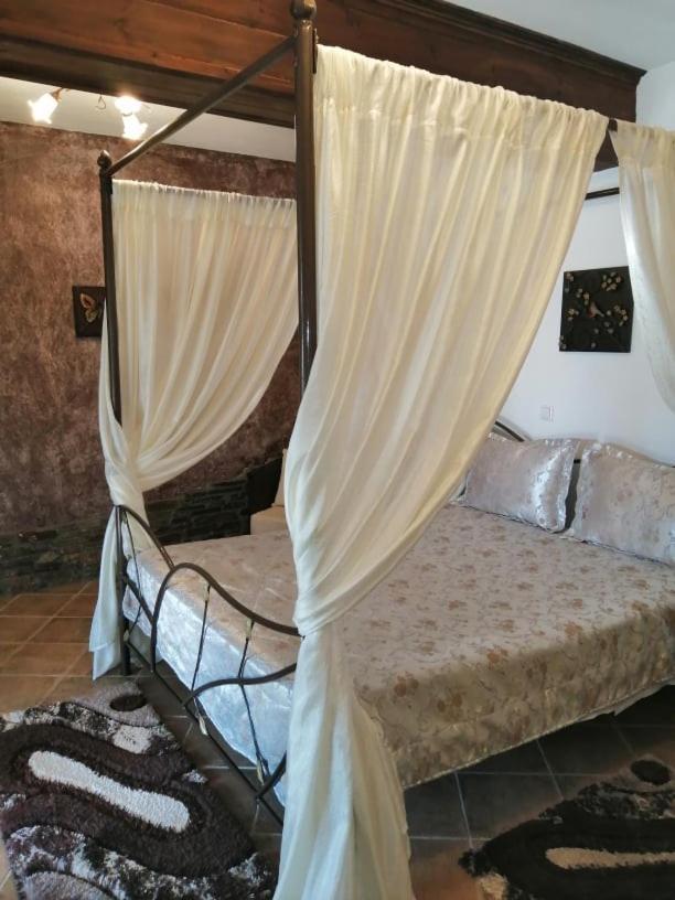 Guesthouse Athanasiou Loutraki  Exterior photo