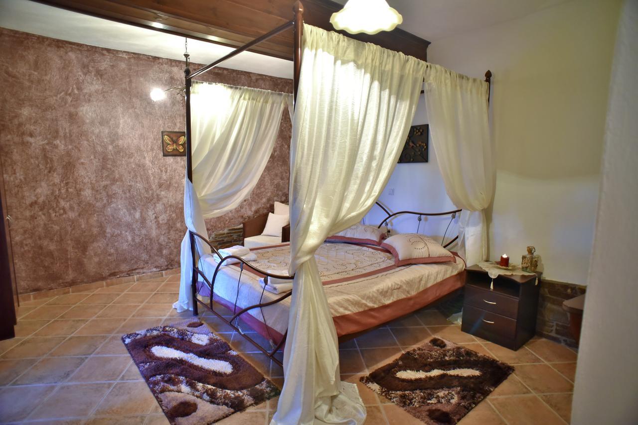 Guesthouse Athanasiou Loutraki  Exterior photo
